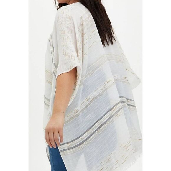 NWT Torrid Ivory and gold striped Shawl/Top. ONE SIZE - Picture 3 of 8